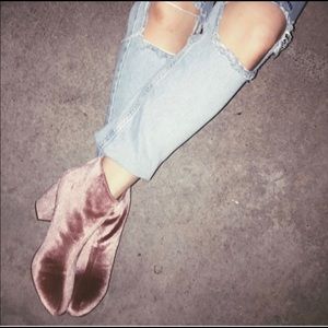 STEVE MADDEN PINK VELVET BOOTIES